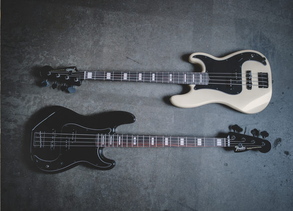 Fender bass deals duff mckagan